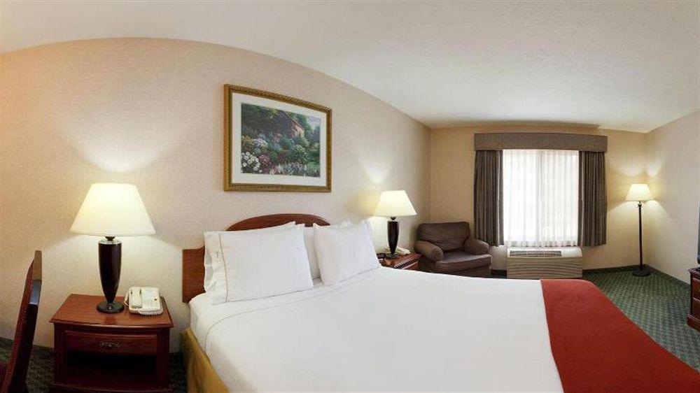Keene Elm City Hotel, Ascend Hotel Collection Екстериор снимка