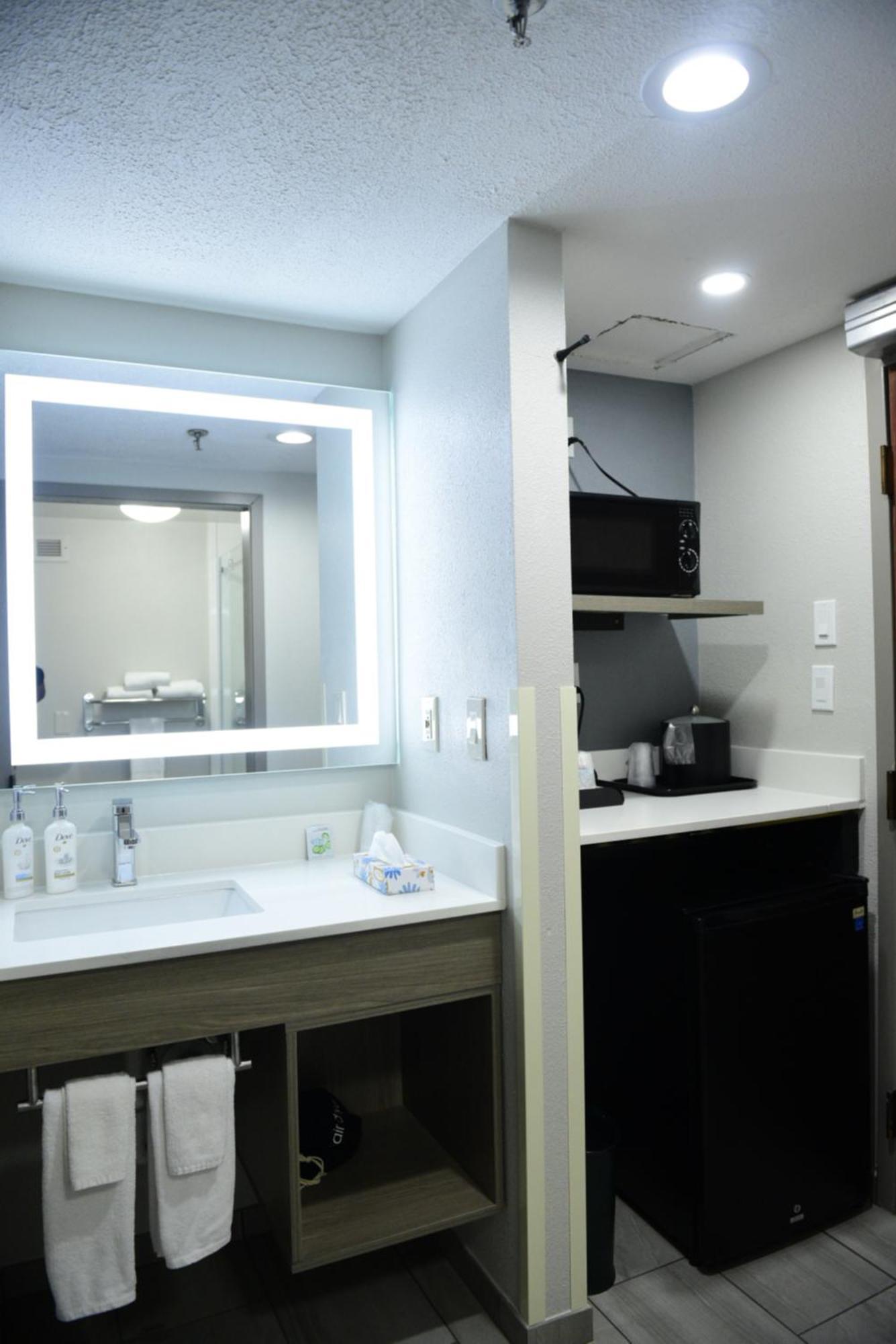 Keene Elm City Hotel, Ascend Hotel Collection Екстериор снимка