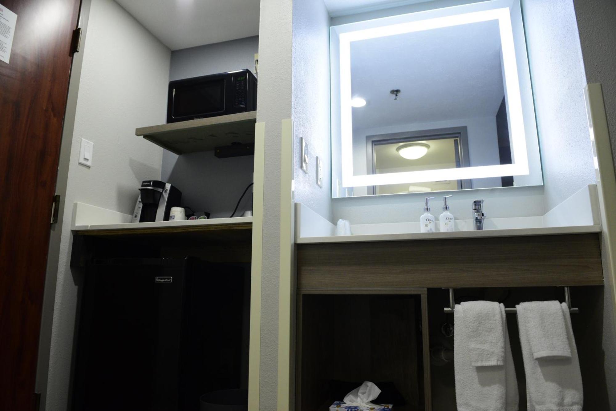 Keene Elm City Hotel, Ascend Hotel Collection Екстериор снимка