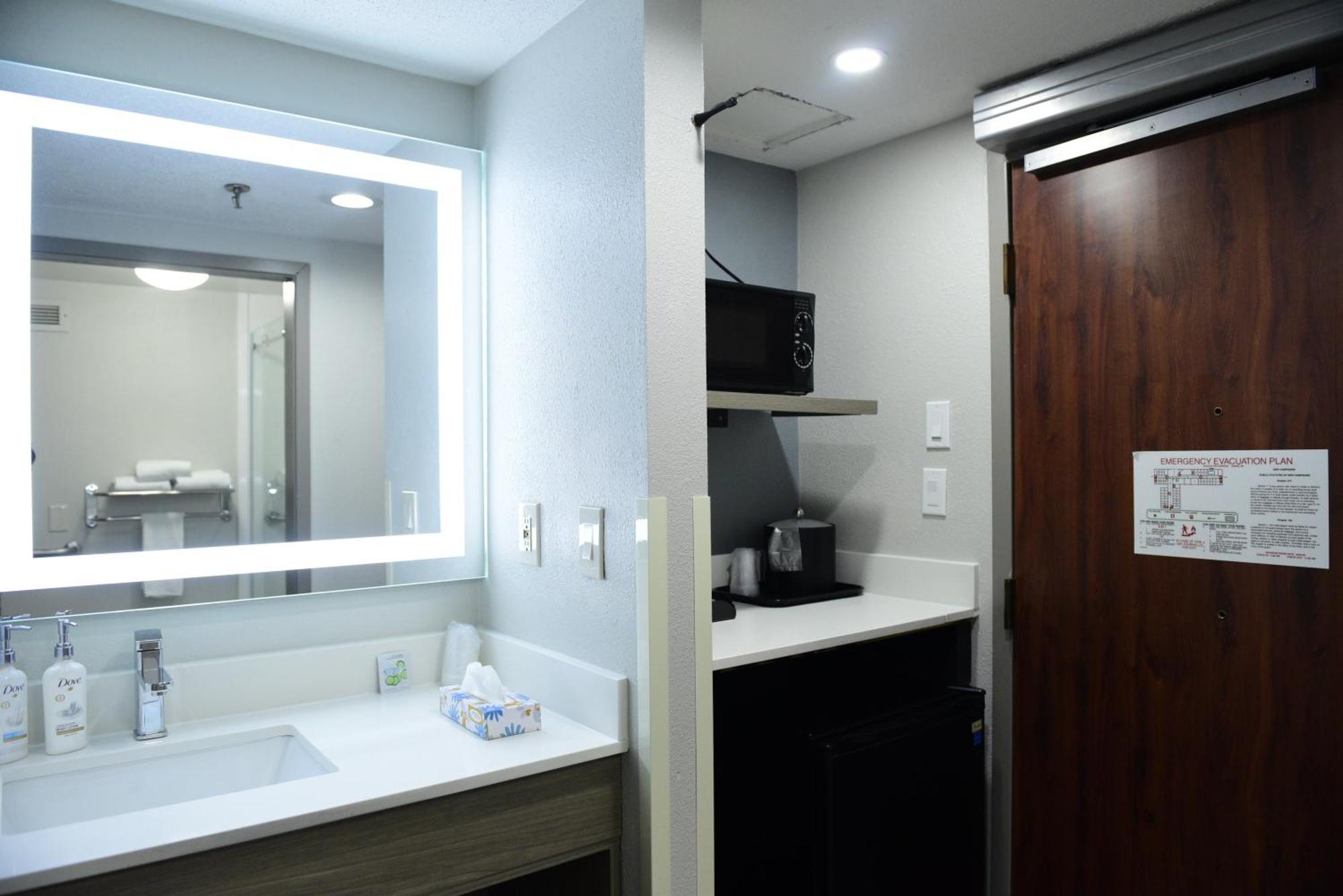 Keene Elm City Hotel, Ascend Hotel Collection Екстериор снимка