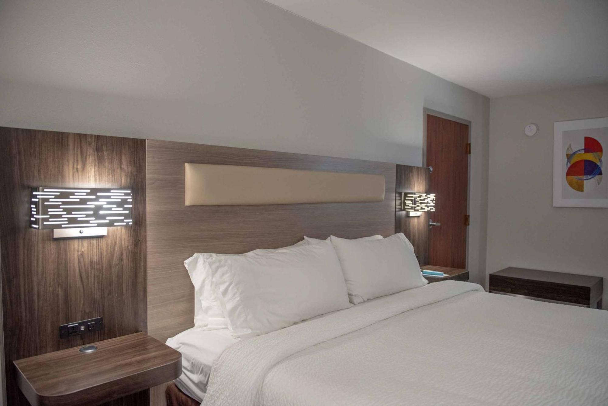 Keene Elm City Hotel, Ascend Hotel Collection Екстериор снимка