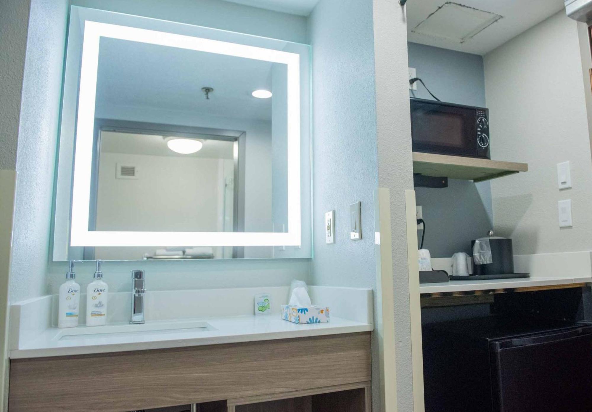 Keene Elm City Hotel, Ascend Hotel Collection Екстериор снимка